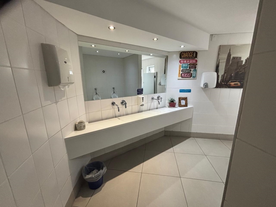 To Let Commercial Property for Rent in Rosendal Western Cape